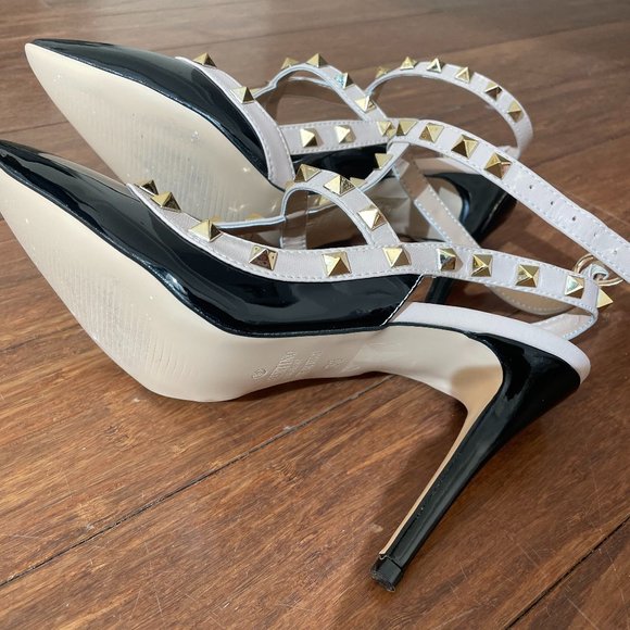 VALENTINO Rockstud Patent Leather Slings - Picture 4 of 5